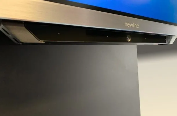 Micrô và camera tích hợp