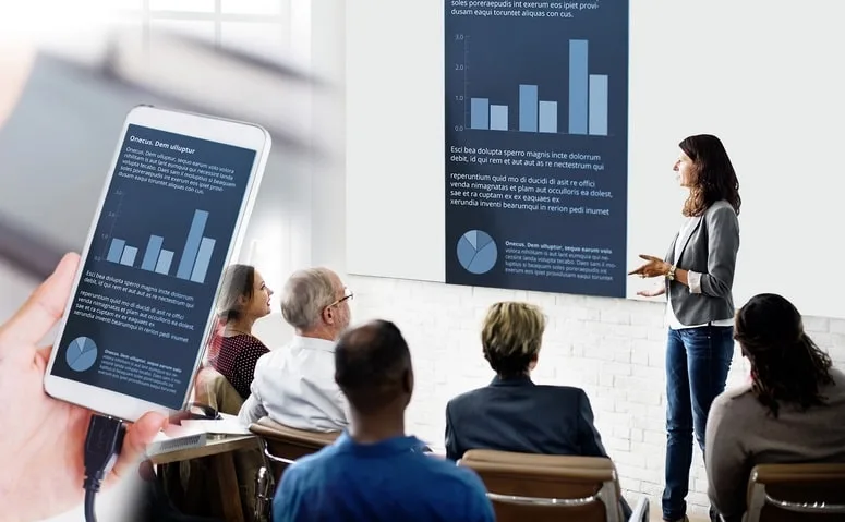 máy chiếu qua điện thoại