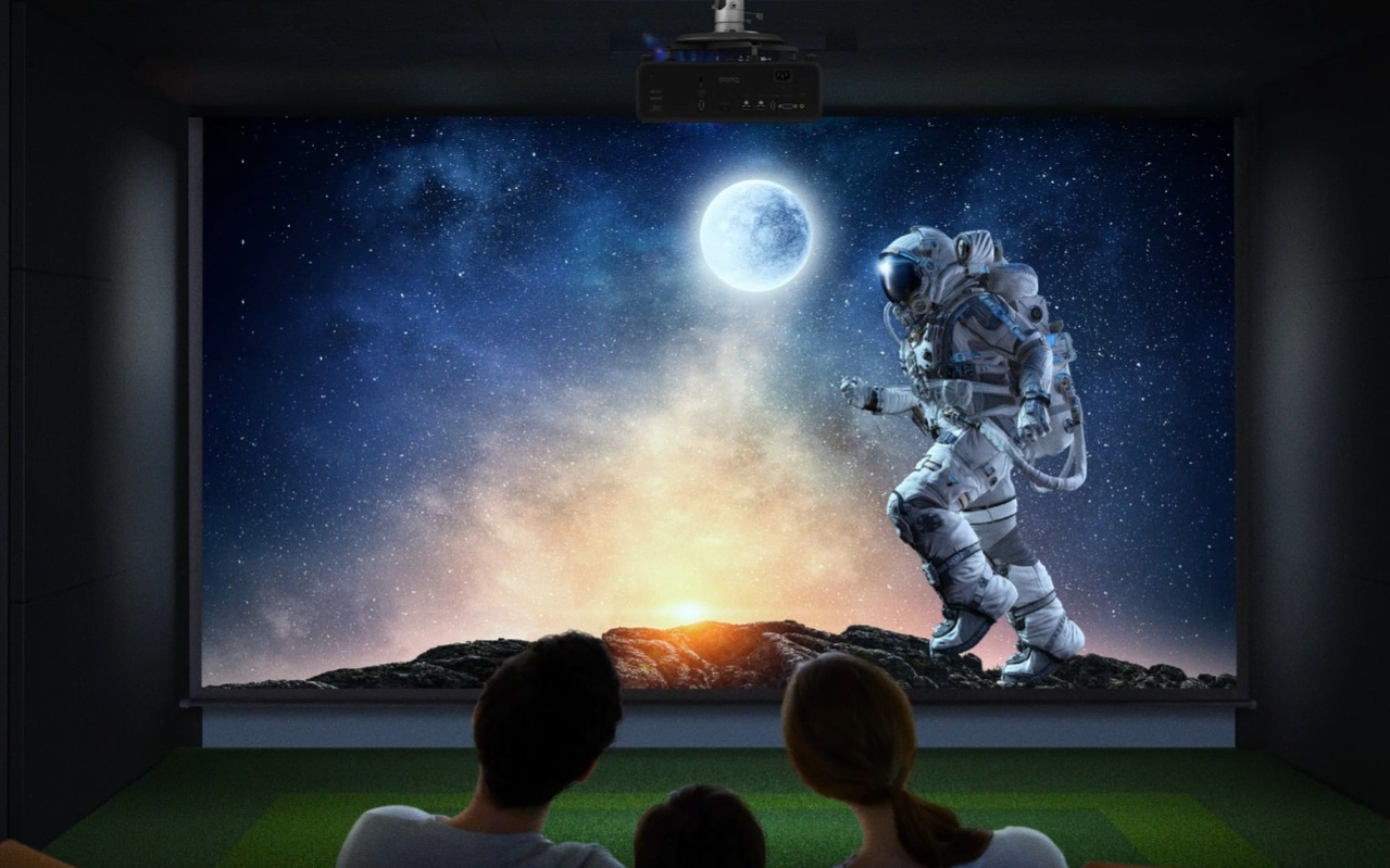 Máy chiếu phim laser