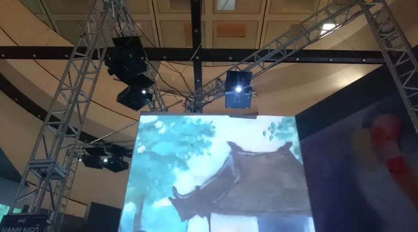 Máy chiếu chính hãng